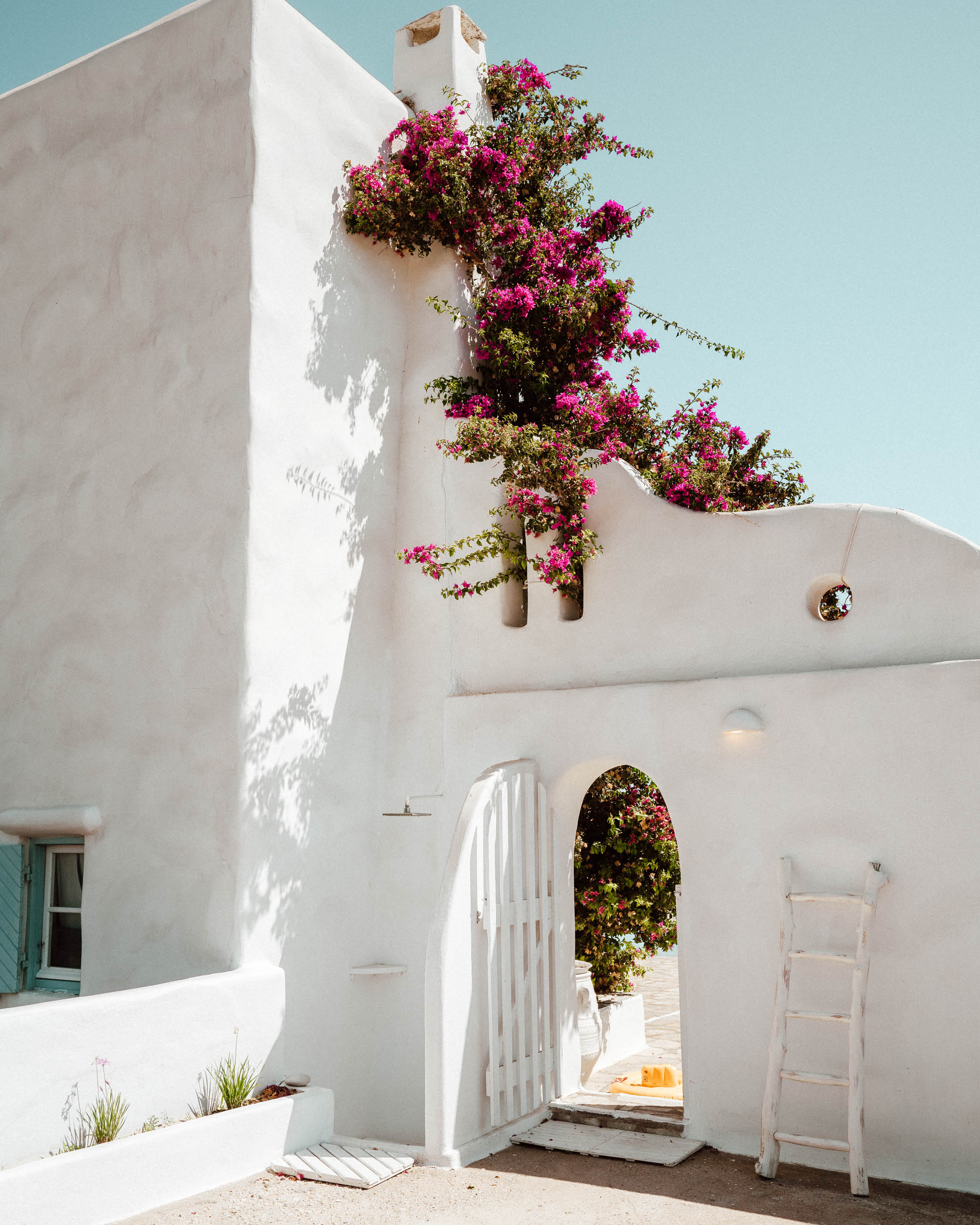 One of the best greek islands to visit - Paros via @finduslost