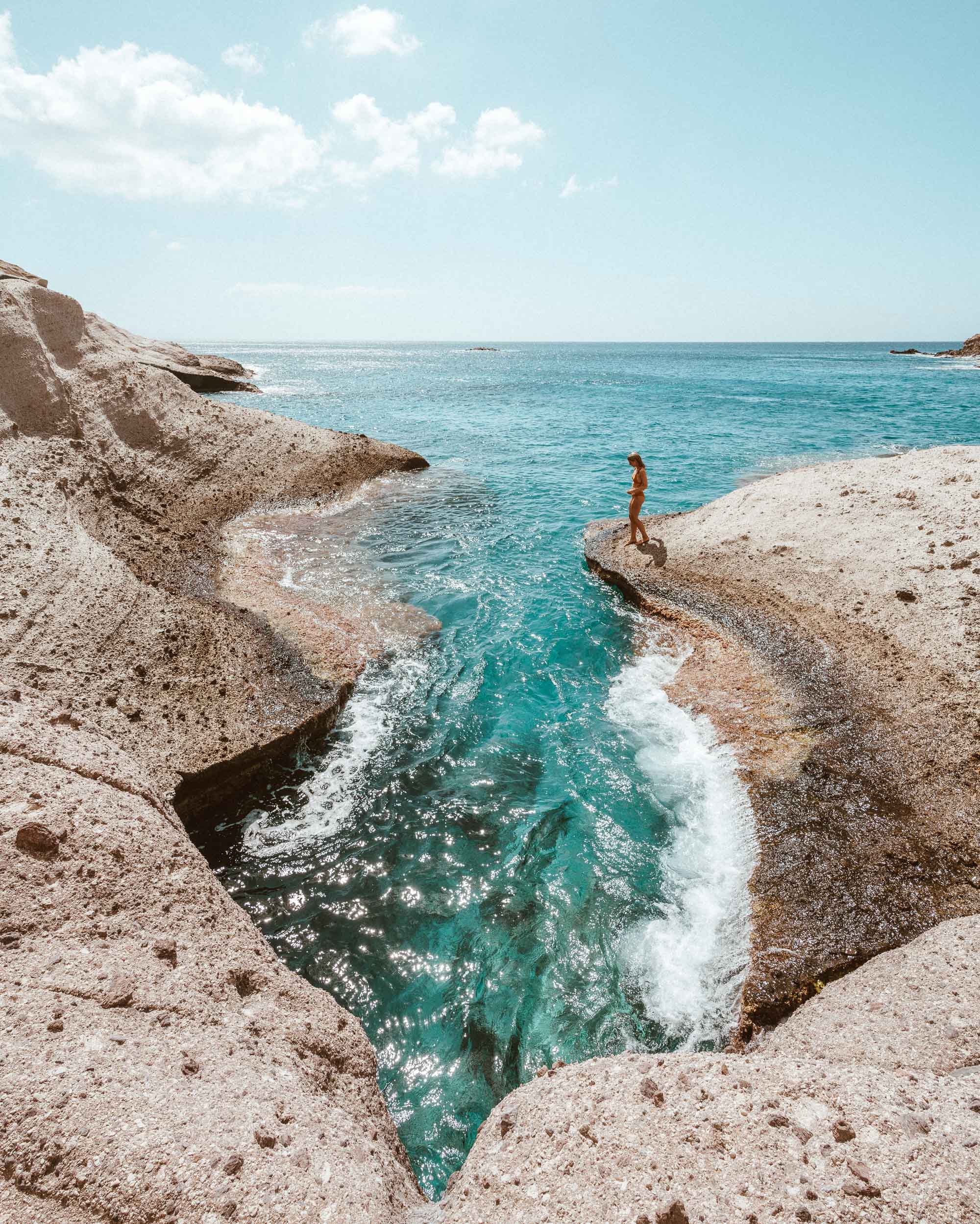 One of the best greek islands to visit - Paros via @finduslost