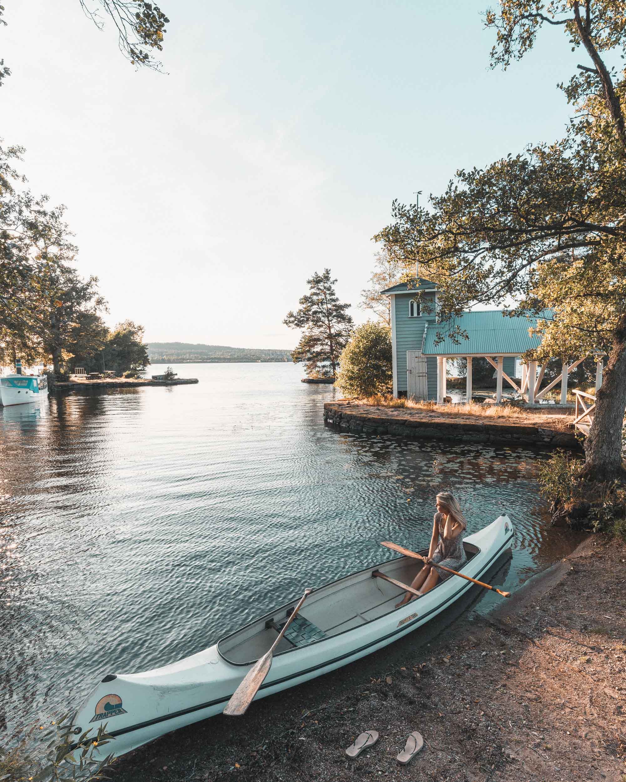 Canoeing at Baldersnas lake in Dalsland | West Sweden Travel Guide via @finduslost