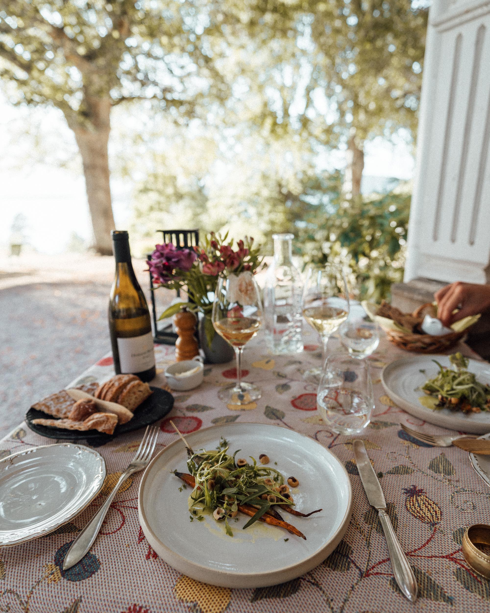 Dinner in the garden of Villa Sjötorp in Ljungskile | West Sweden Travel Guide via @finduslost